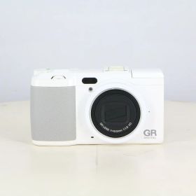【中古】 (リコー) RICOH GR DIGITAL IV ホワイトエディション【中古カメラ コンパクトデジカメ】 ランク：B
