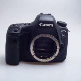 EOS 6D Mark II 中古 70,000円 | ネット最安値の価格比較 プライスランク