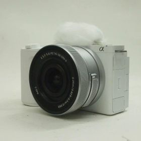 【中古】 (ソニー) SONY VLOGCAM ZV-E10M2K レンズキット ホワイト【中古カメラ デジタル一眼】 ランク：B