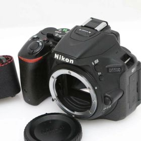 【中古】【並品】ニコン D5500 ボディ CA01-D763-3U4B ニコン デジタル一眼レフ APS-C DX Fマウント 高画質 高速AF Wi-Fi タッチパネル 小型軽量 一眼レフカメラ
