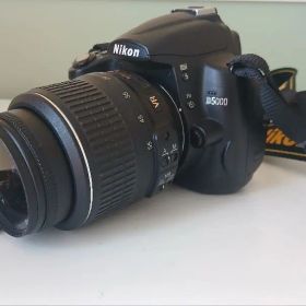Nikon（ニコン）のデジタル一眼レフカメラ「D5000」