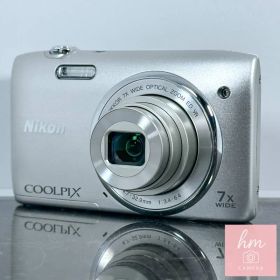 【美品】Nikon COOLPIX S3500 クリスタルシルバー シルバー 2005万画素 光学7倍ズーム 広角26mm レンズシフト式手ブレ補正 コンパクトデジタルカメラ ニコン クールピクス S3500SL