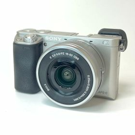 ★3日以内返品可★ 美品 SONY SONY ミラーレス一眼 α6000 パワーズームレンズキット ILCE-6000L S デジタル ミラーレス 一眼 デジタルカメラ シルバー【中古】