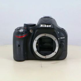 【中古】 (ニコン) Nikon D5200 ボディ ブラック【中古カメラ デジタル一眼】 ランク：B