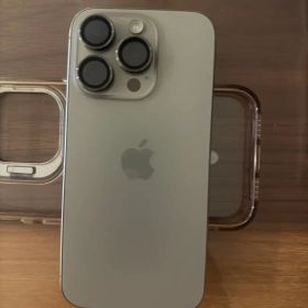iPhone 15 Pro 128GB ナチュラルチタニウム 美品箱有