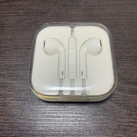 Apple EarPods with Lightning