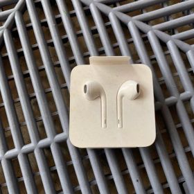 Apple EarPods with Lightning端子 未使用 イヤホン②
