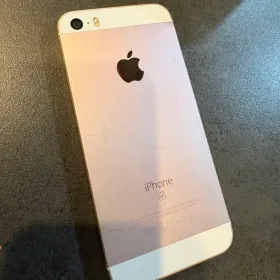 Apple iPhone SE(第1世代) 新品¥3,007 中古¥4,000 | 新品・中古の