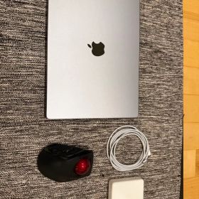 MacBookPro M1MAX JISキー,SSD 1TB 32GB