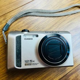 カシオのコンパクトデジタルカメラ「CASIO EXILIM EX-ZR300