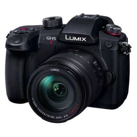 【中古】パナソニック(Panasonic) ミラーレス一眼カメラ ルミックス GH5M2 レンズキット 高倍率ズームレンズ付属 ブラック DC-GH5M2H