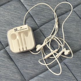 未使用Apple EarPods 3.5mmプラグ イヤホンケース無し