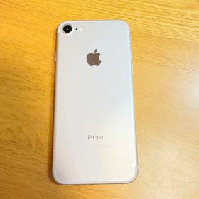 iPhone7 シルバー 本体 32GB SIMフリー