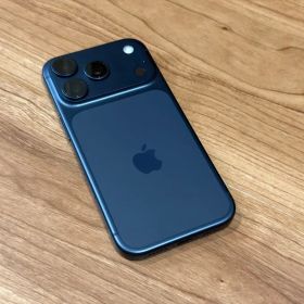 iPhone 17 Pro 256GB ディープブルー 海外版 美品