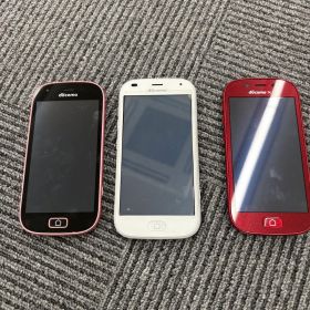 【ジャンク品】らくらくスマートフォン 3/4 1台電源入り