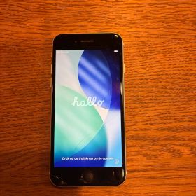 iPhone 本体 SE 第二世代 128GB