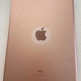 Apple iPad 第6世代 本体 ピンクゴールド