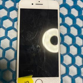 NO.13 iPhone7 32GB バッテリー容量81% 画面割れあり