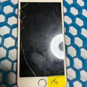 NO.15 iPhone7 128GB バッテリー容量96% 画面割れあり