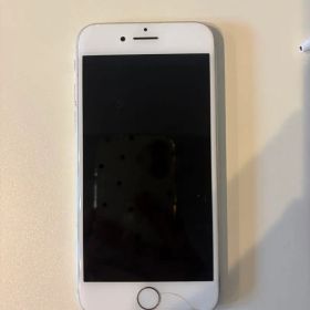 Apple iPhone8本体 ホワイト