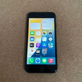 1687 電池最良好☆比較的美品☆iPhoneSE3 64GB SIMフリー☆