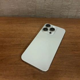 Apple iPhone 15 Pro 256GB本体