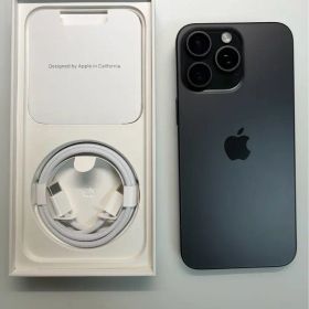 【美品】iPhone 15 Pro Max 256GB ブラックチタニウム