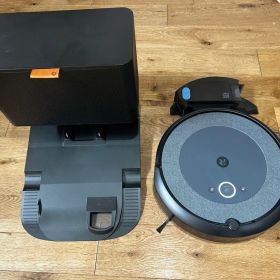 アイロボット掃除機&床拭きロボット ルンバi5+ クリーンベース付き
