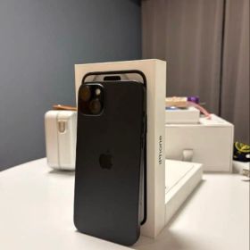 Apple iPhone15 Plus ブラック 128GB