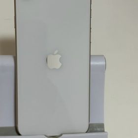 ●バッテリー83% SIMフリー iPhoneSE 第3世代 64GB スターライト