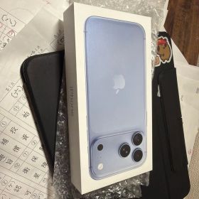 Apple iPhone 18 Pro Max Glacier 本体