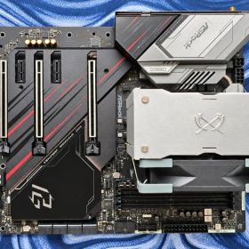【毎日値引き早い者勝ち】i7-9700K/Z390/虎徹II/DDR4 16GB