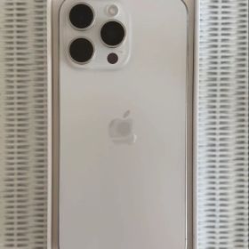 Apple iPhone 15 Pro Max 256GB 箱、備品、オマケつき
