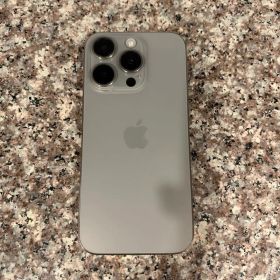 iPhone 15 Pro 1TB ナチュラルチタニウム