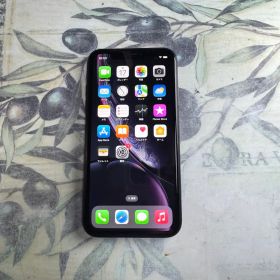 iPhone XR ブラック64 GB SIMロック解除済み