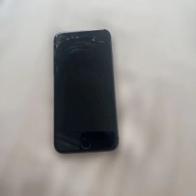Apple iPhone 8 ブラック 本体