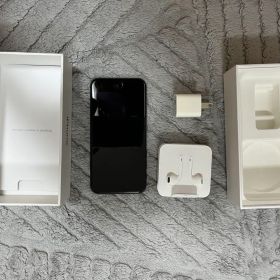 Apple iPhone 7 ブラック 本体