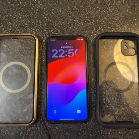 Apple iPhone 11 64GB本体 ケース2種付き