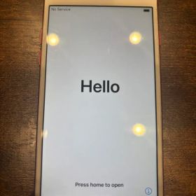 Apple iPhone 7 レッド（ケース付き）