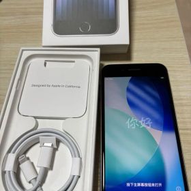 値下げ！Apple iPhone SE 第3 128GB 本体 ホワイト
