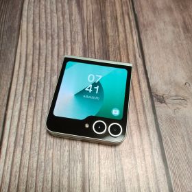 Galaxy Z Flip6 256GB ミント 超美品