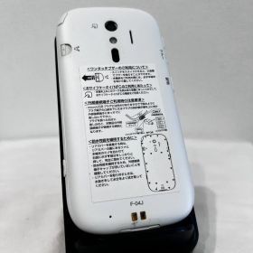 docomo らくらくスマートフォン4 F-04J ホワイト 富士通 8GB 判定○ 初期化済/No.996