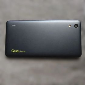 【土日900円引き】auキュアホン本体qz kyv44au版SIMフリースマホ