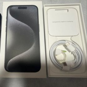 iPhone15Pro 512GB ブラックチタニウム【液晶漏れ】