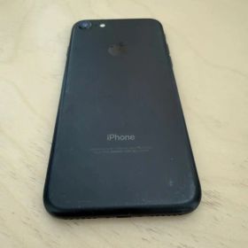 中古・Apple iPhone 7 32GB ブラック A1779 本体