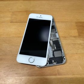 iPhone SE 第1世代 ジャンク品動作未確認 部品取り シルバー ホワイト