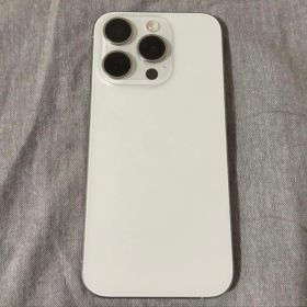 Apple iPhone 15 Pro 本体