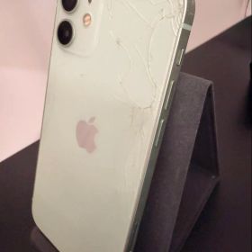 Apple iPhone 12 本体