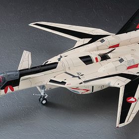 マクロスプラス 1/48 YF-19 プラモデル