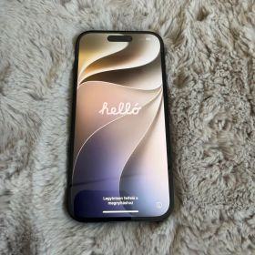 Apple iPhone 15 128GB 本体 バッテリー100%